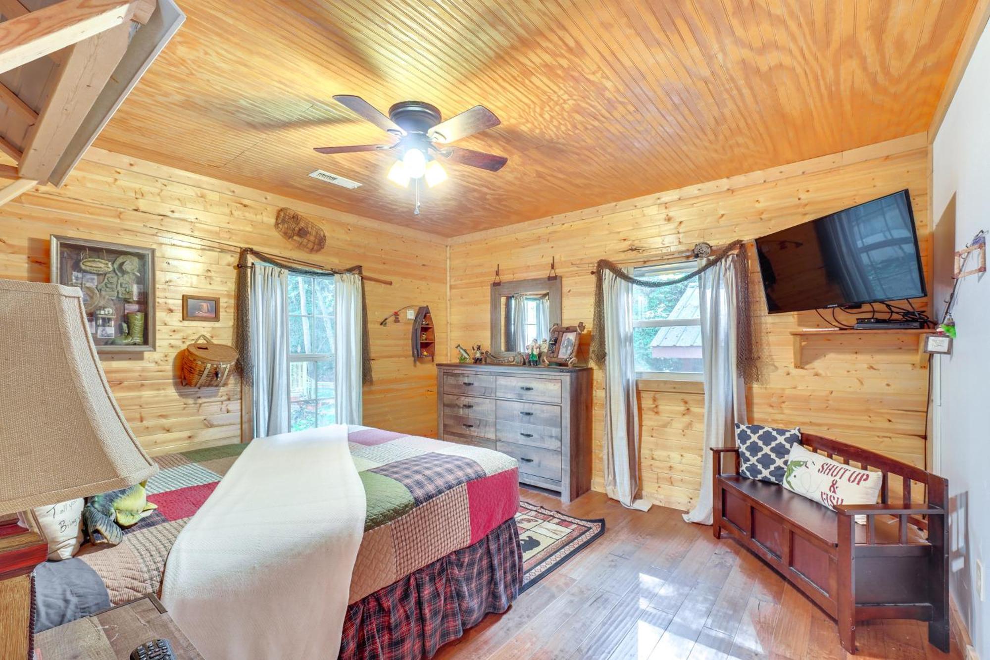 Just Fur Relaxin Sevierville Cabin With Hot Tub! エクステリア 写真