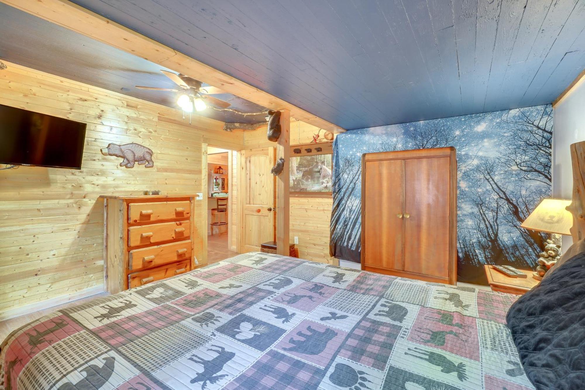 Just Fur Relaxin Sevierville Cabin With Hot Tub! エクステリア 写真