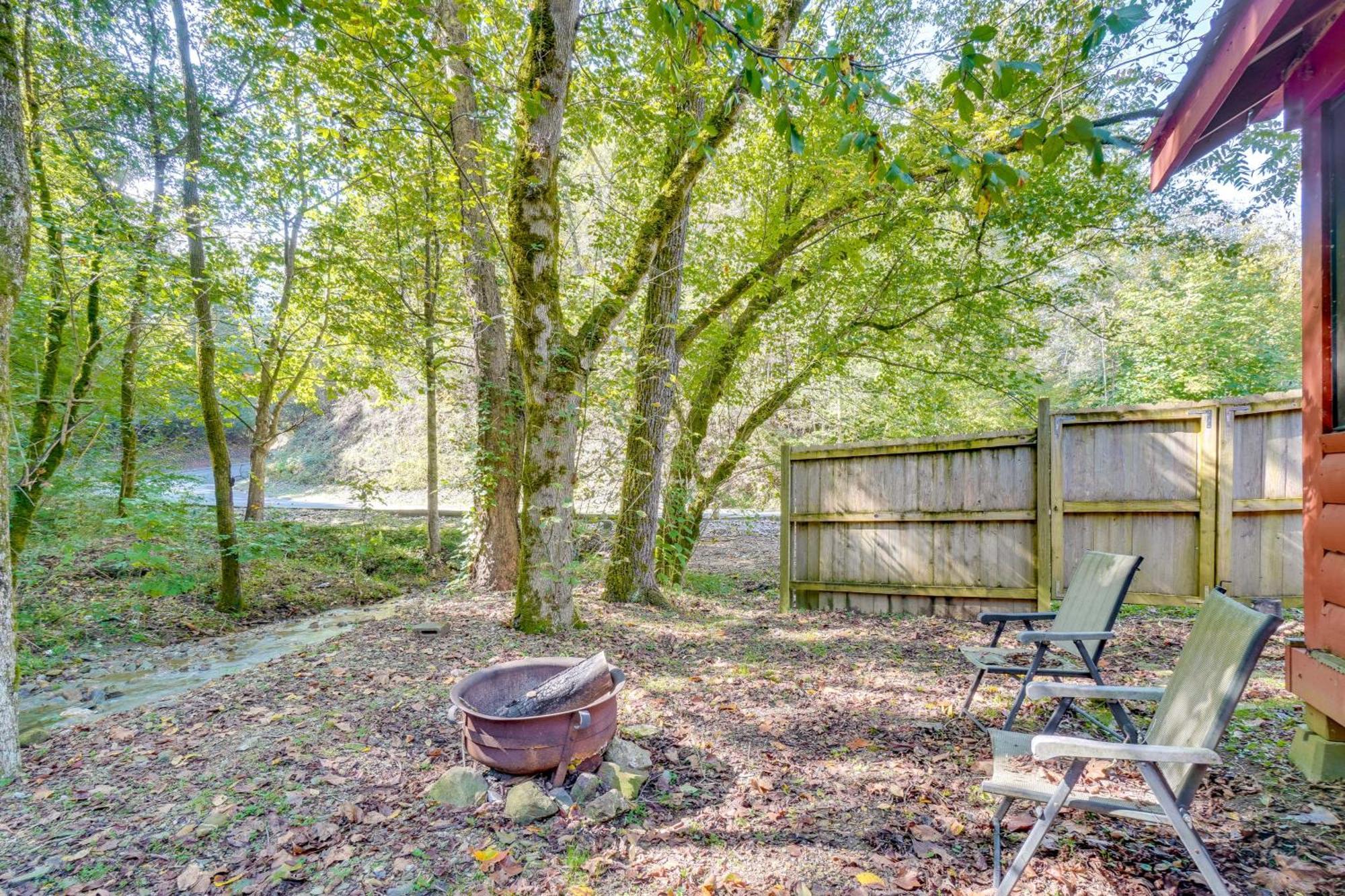 Just Fur Relaxin Sevierville Cabin With Hot Tub! エクステリア 写真