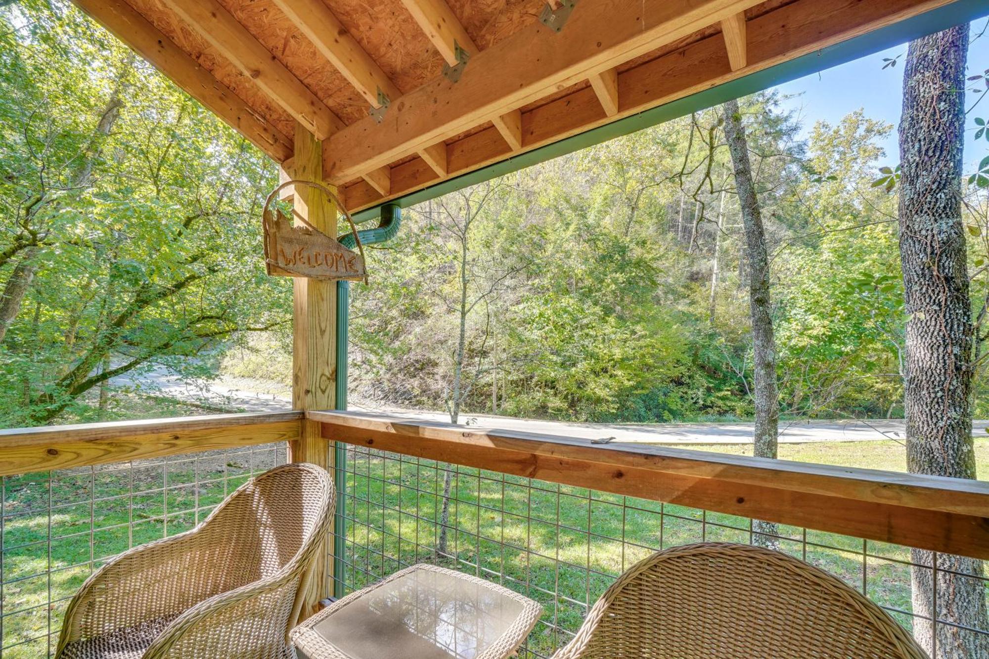 Just Fur Relaxin Sevierville Cabin With Hot Tub! エクステリア 写真